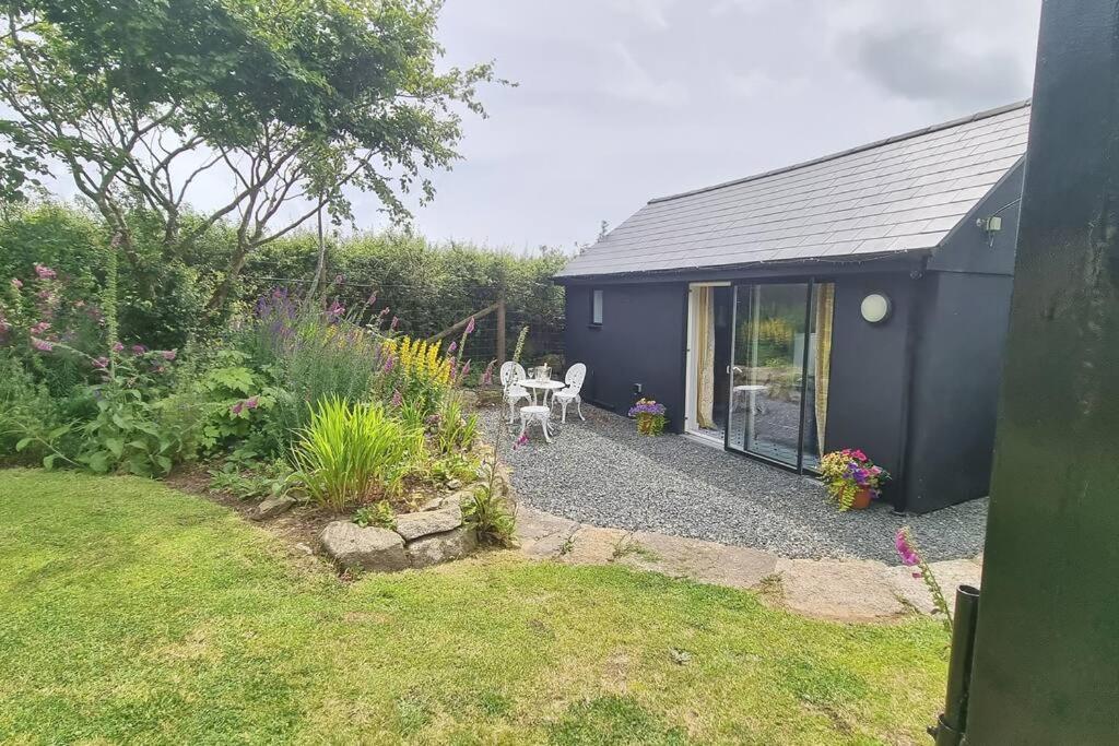 Hallegan Annexe With Private Garden And Woodland Camborne Exterior photo